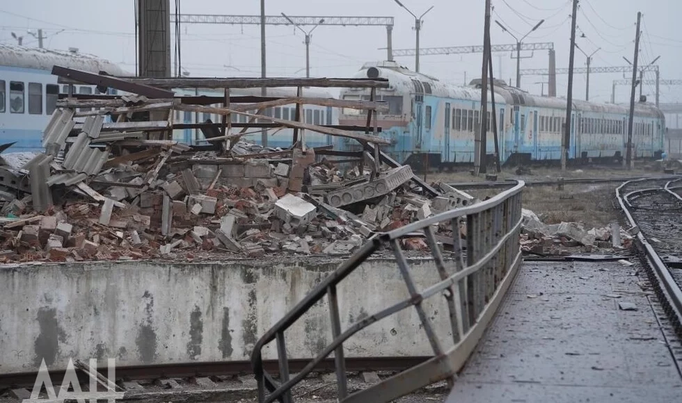 Оккупанты "днр" сообщили про обстрел железной дороги в Иловайске