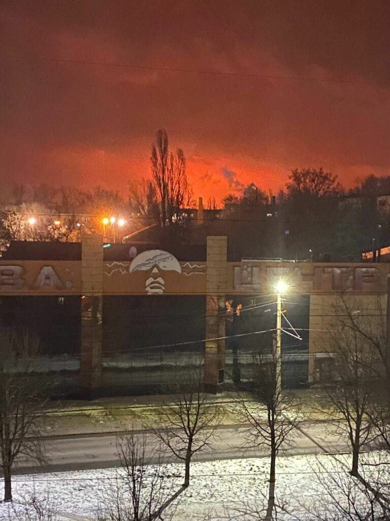 В окупованій Макіївці горить магістральний газопровід