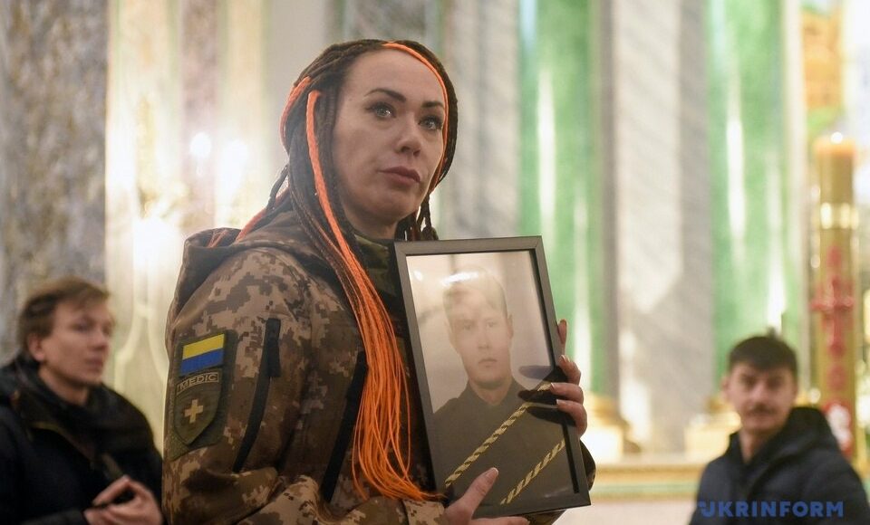 В Киеве прошло прощание с белорусским добровольцем Эдуардом Лобовым, - СМИ