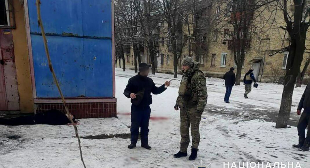 Поліцейські повідомили про підозру мешканцю Красногорівки, який кинув бойову гранату у бік людей