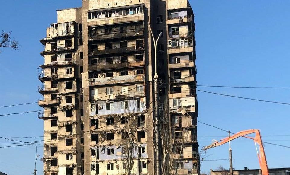 Окупанти зносять у Маріуполі будинок, в якому загинули близько 200 людей, — Андрющенко