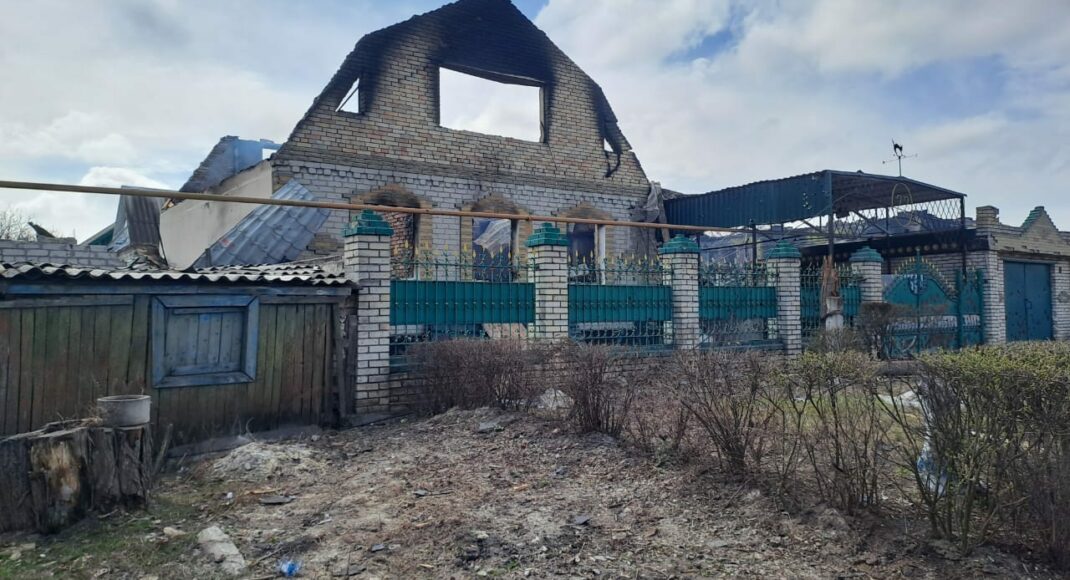 На Донетчине повреждены 2 многоэтажки в Красногоровке и 4 частных дома в Остром — без жертв