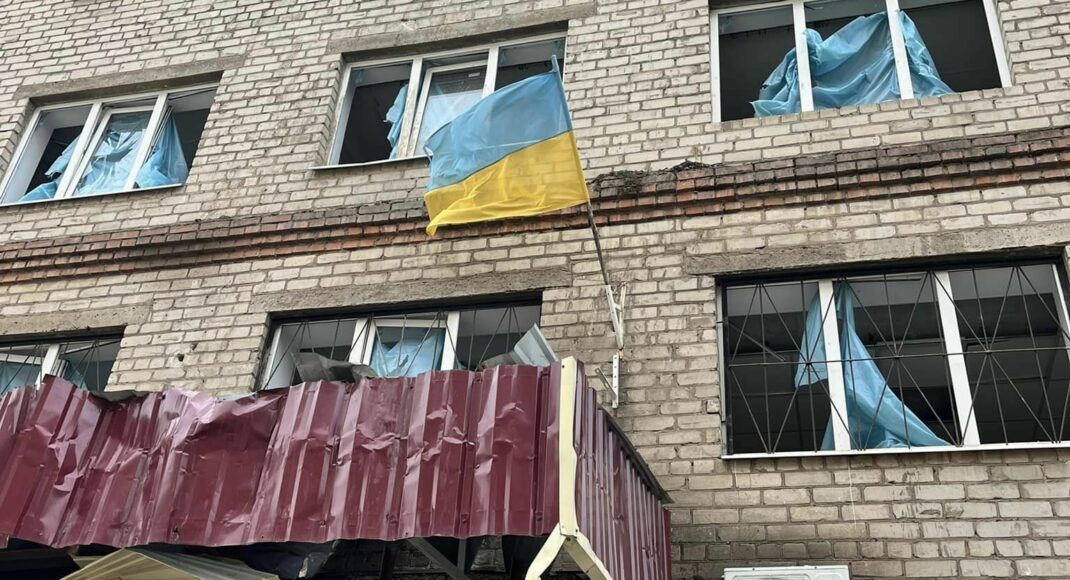 Пізно ввечері росіяни обстріляли Краматорськ – пошкодили дитсадок, школу та будівлю підприємства