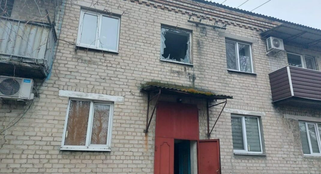 Оккупанты обстреляли Константиновку: ранены 6 человек, повреждены 20 частных домов