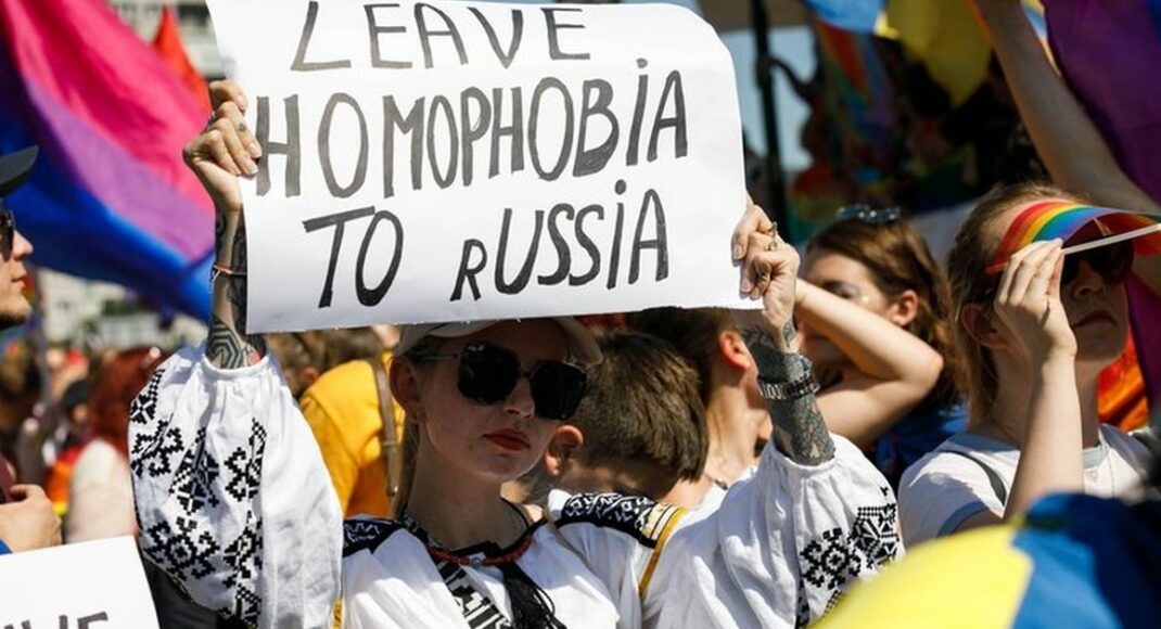 "Для окупантів не існує таких людей, як ми": про життя ЛГБТ-спільноти в Маріуполі
