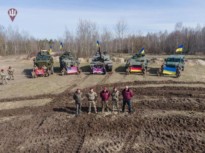 В Украину прибыли танки Challenger 2, — Минобороны