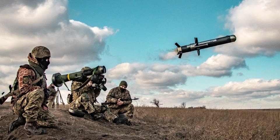 Украинские военные ликвидировали 390 оккупантов, 2 танка и 1 вертолет