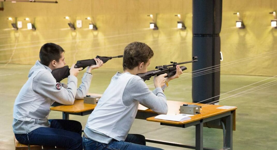 На окупованій Донеччині створять центри військово-спортивної підготовки для підлітків