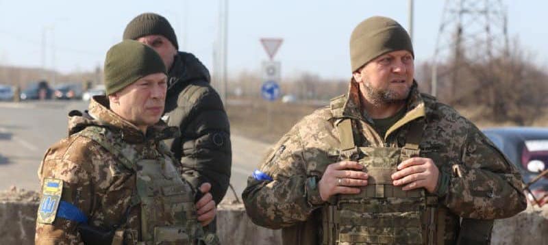 Залужний і Сирський висловилися за подальше посилення позицій у Бахмуті, - ОП