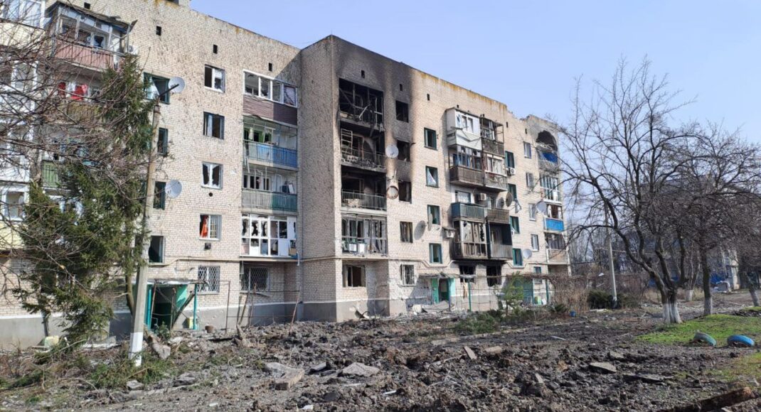 Авдіївка зазнала авіаракетного удару – три ракети поцілили на територію АКХЗ