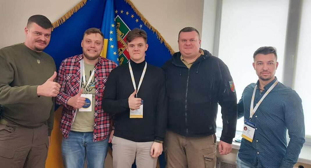Начальник Луганської ОВА зустрівся із представниками гуманітарного центру Харкова, який готовий допомагати луганським переселенцям