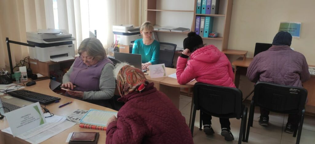Завдяки співпраці з USAID Лиманська громада отримала обладнання для відновлення роботи ЦНАП