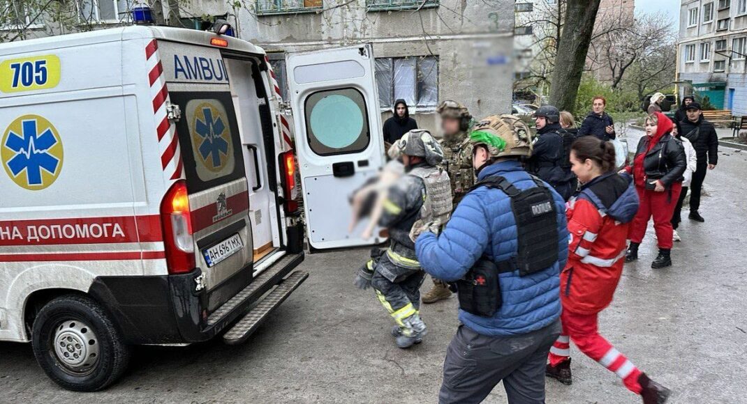 Обстріл Слов'янська: дитина померла в машині швидкої допомоги