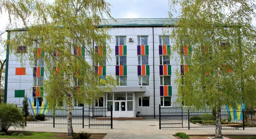 "Навчання під обстрілами та погрози батькам": вчителька зі Старобільська про освіту в окупації