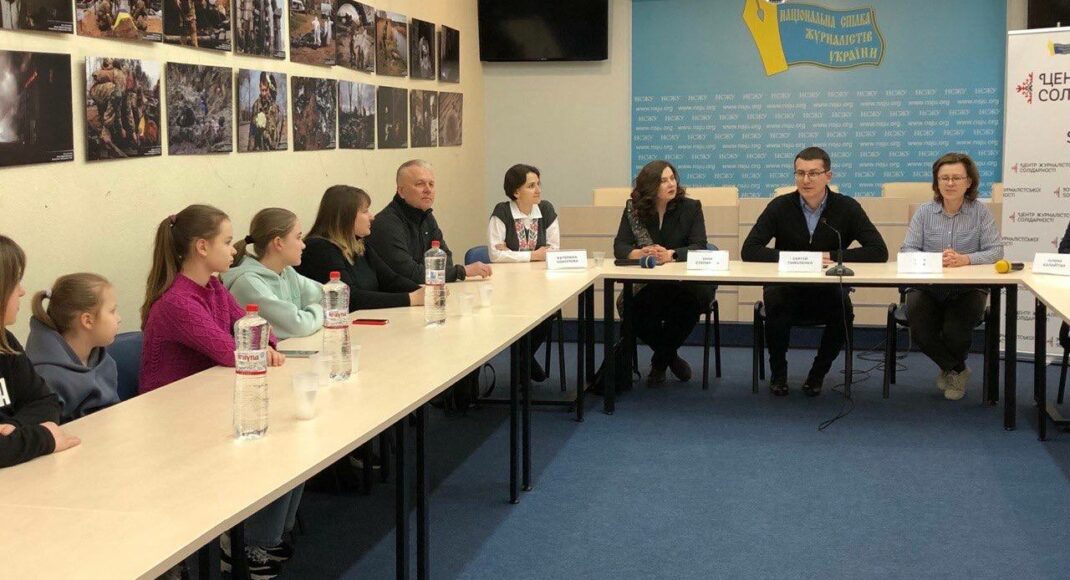 Центр "ЯМариуполь" открывает в Киеве медиашколу для подростков