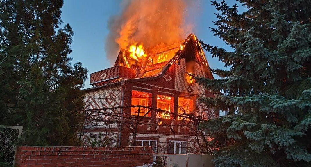 Россияне нанесли удар из Смерчей по Дружковке — ранены 2 человека, повреждены 10 домов