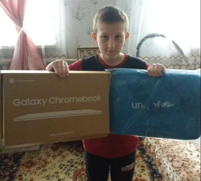 Школьники Авдеевки получили компьютерную технику от ЮНИСЕФ