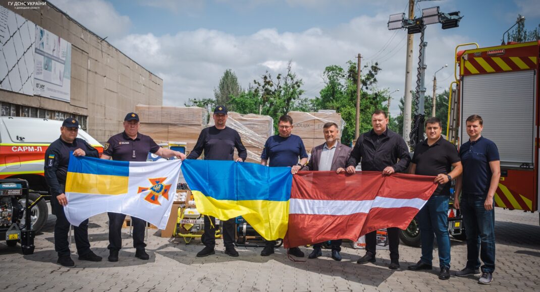 Рятувальники Донеччини отримали гуманітарну допомогу від благодійної організації: фото