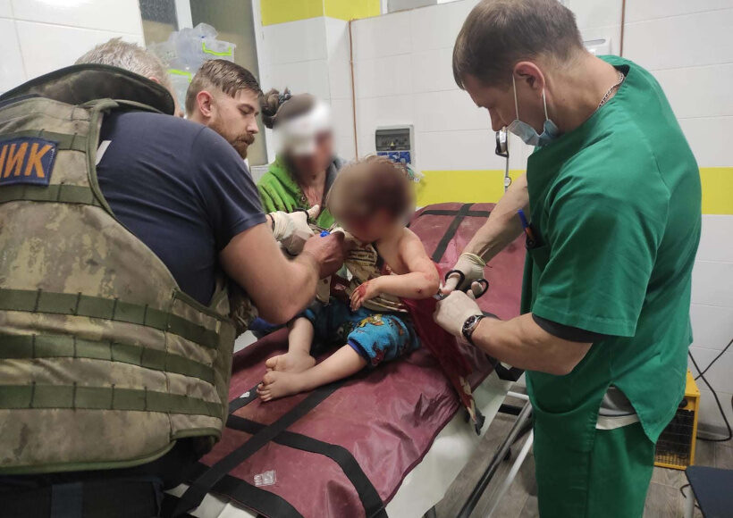 Внаслідок влучання ворожої ракети по житловій забудові в Торецьку травмовано маленького хлопчика