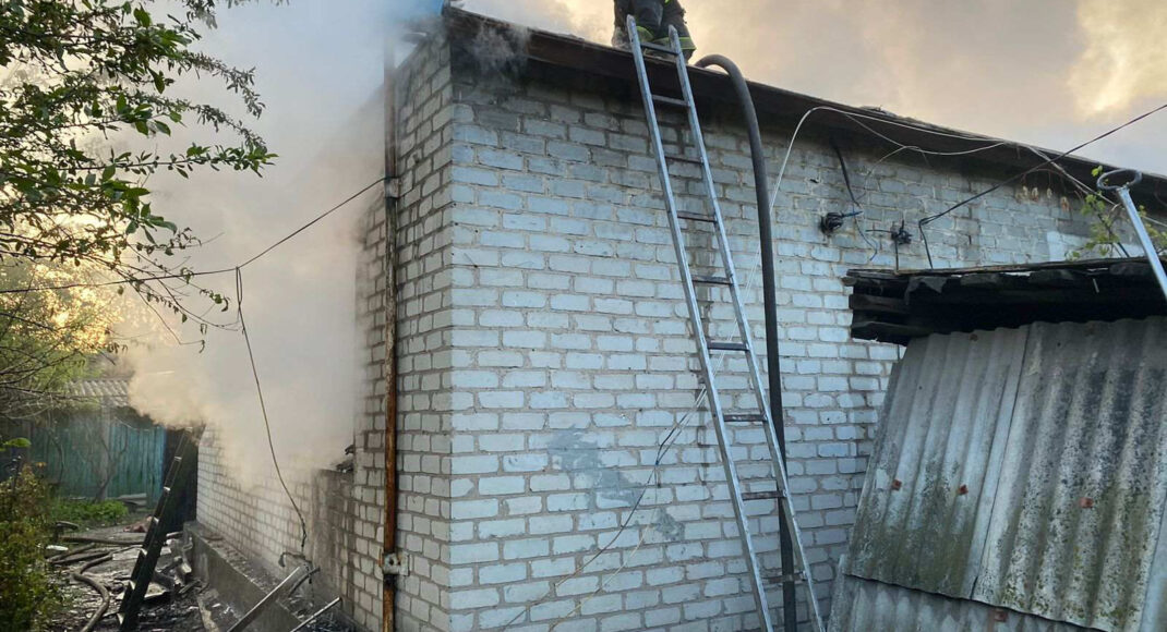 За сутки спасатели Донетчины ликвидировали 8 пожаров, 3 - из-за обстрелов
