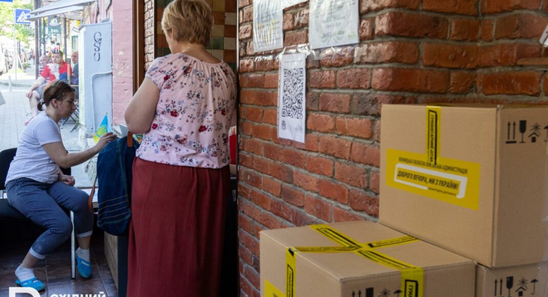 В хабе Нижней Дуванки в Киеве выдают гигиенические наборы для переселенцев