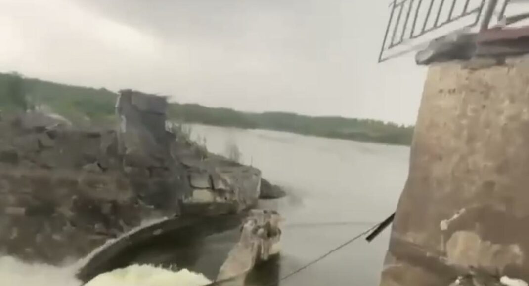 Андрющенко показав відео з місця пошкодження дамби на Карлівці окупантами