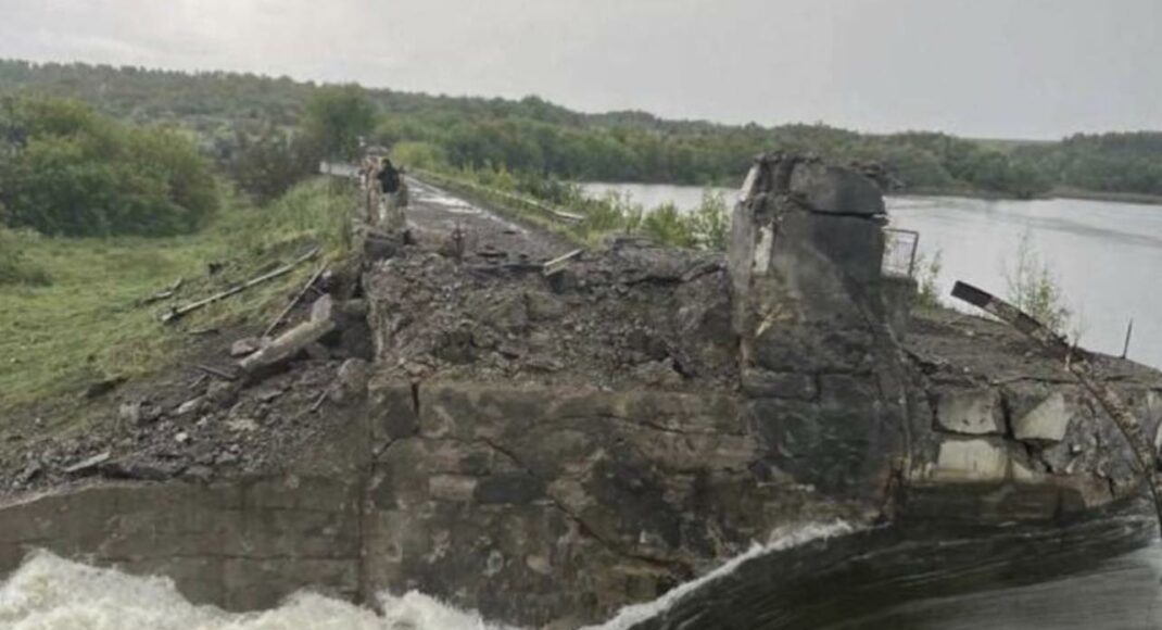 Після обстрілу росіянами дамби з Карлівського водосховища на Донеччині зійшло 7,5 млн кубометрів води