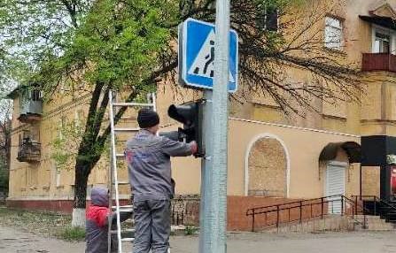 У Краматорську комунальники відновили роботу пішохідних світлофорів