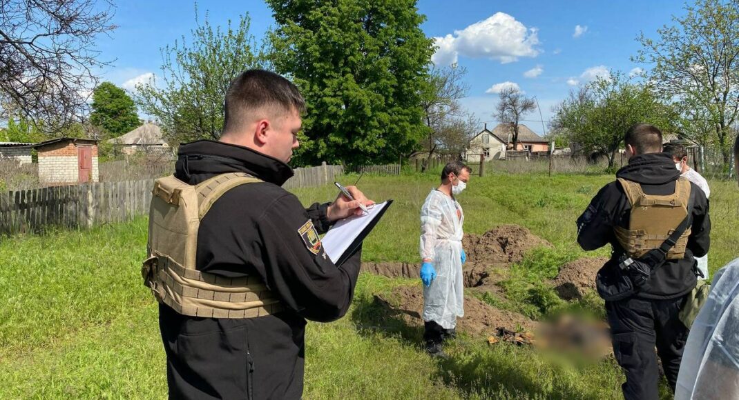 В Лимане и возле Святогорска эксгумировали тела гражданских, погибших во время оккупации