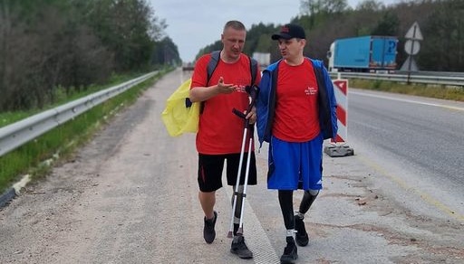 Двоє ветеранів АТО влаштували піший марафон аби зібрати понад 3 млн грн на гастроскоп
