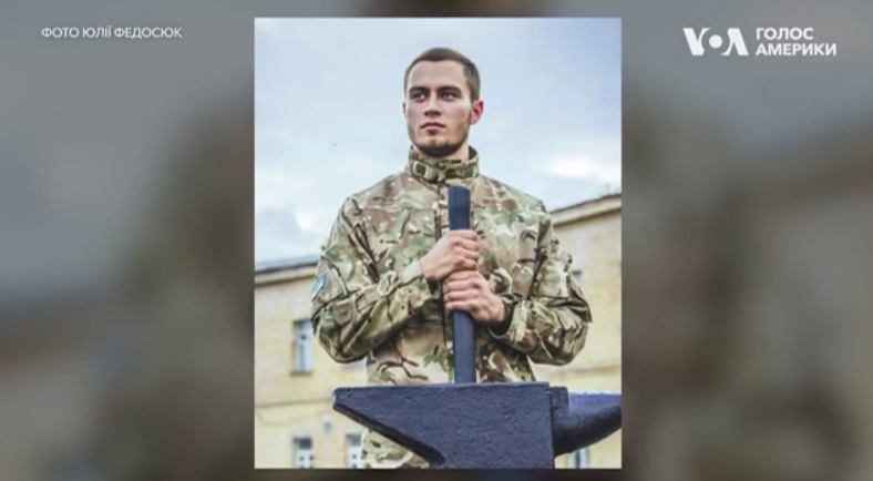 В плену из нас выбивали показания пытками, - защитник Мариуполя Арсений Федосюк: видео