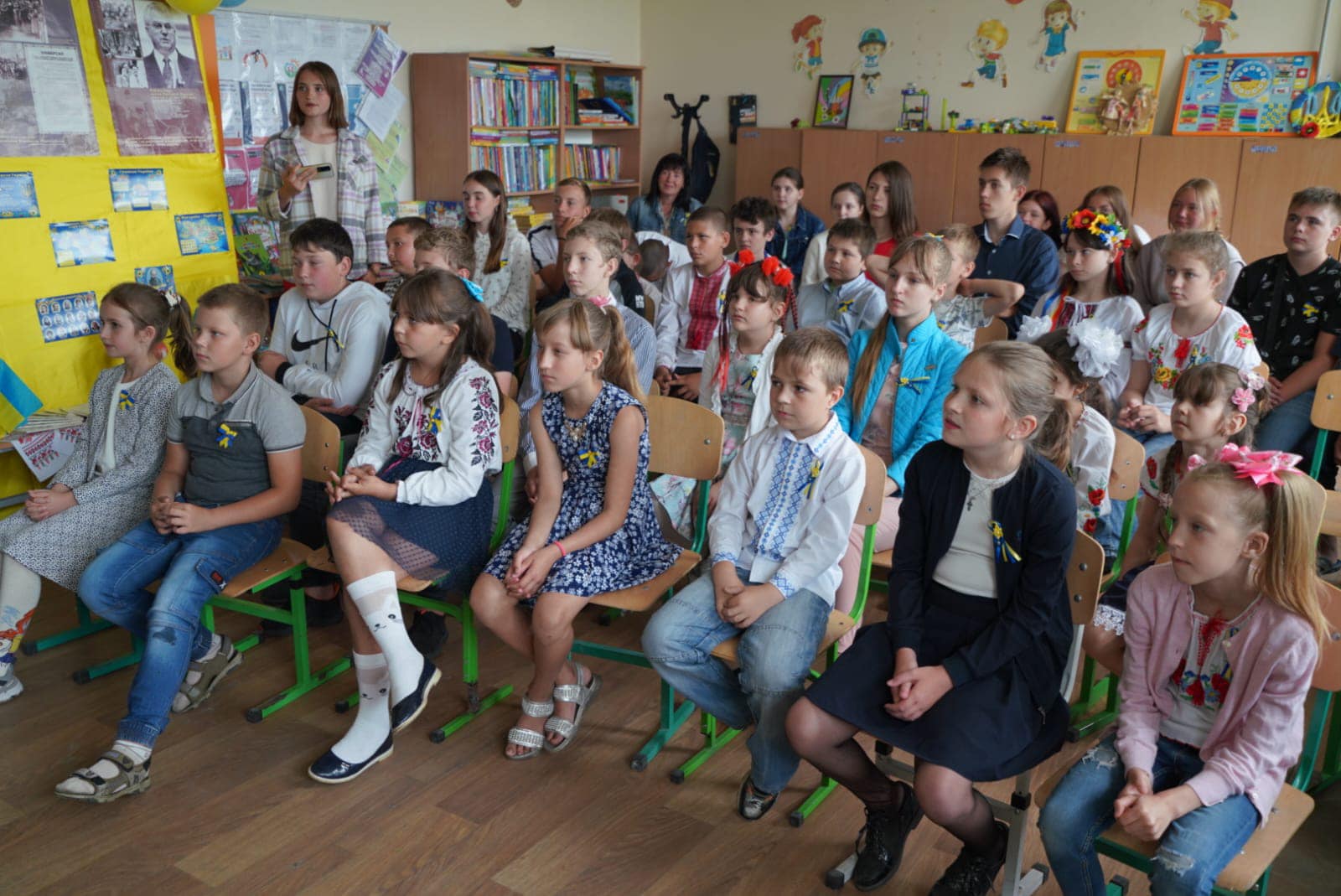 У Лимані діти отримали планшети та канцелярське приладдя до Дня Конституції України