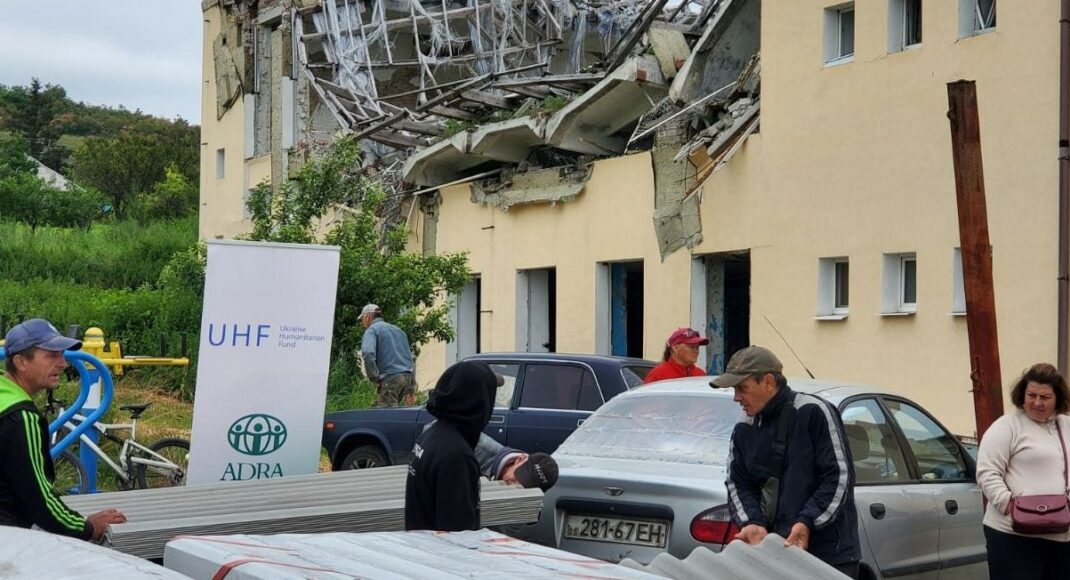 Мешканцям Святогірської громади видали будівельні матеріали для відновлення житла