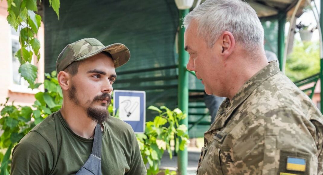 Наев встретился с воином-гранатометчиком, защищавшим Соледар и Бахмут