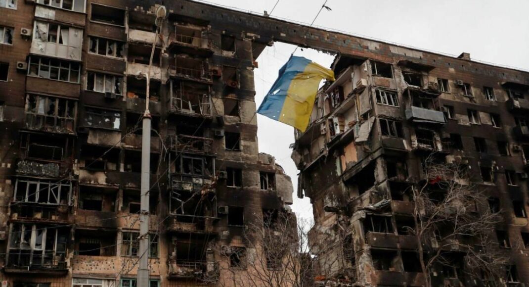 В окупованому Маріуполі місцеві заспівали відому українську пісню: відео