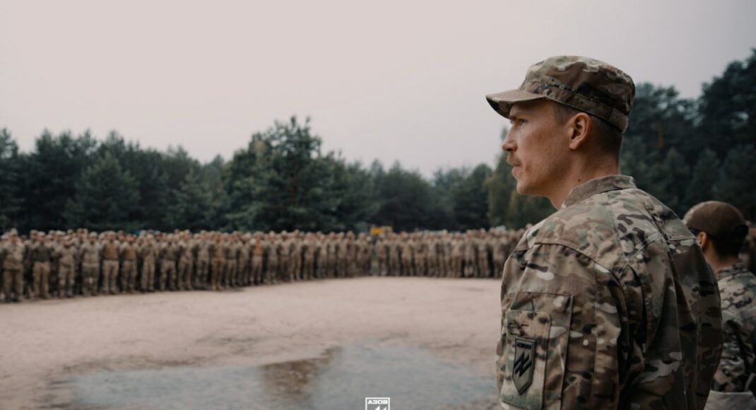 Командир бригади "Азов" Денис "Редіс" Прокопенко зустрівся з особовим складом: фото
