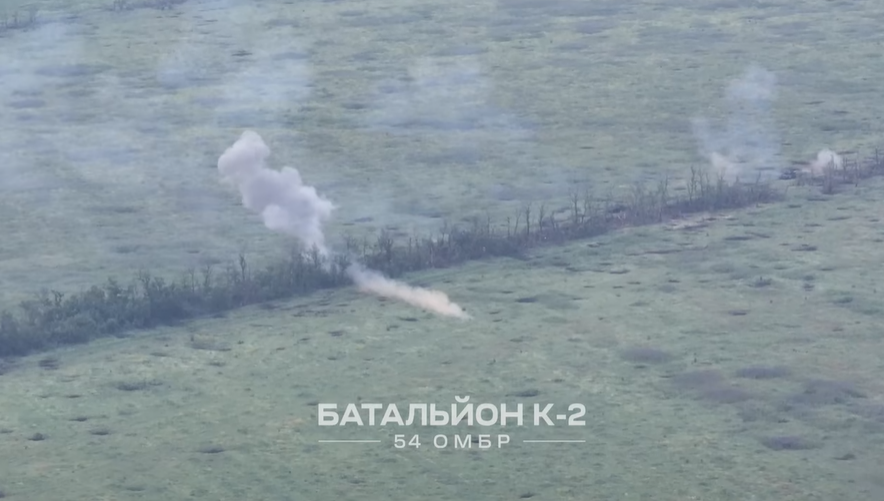 Українські військові показали кадри штурму позицій російських окупантів на напрямку Соледар-Сіверськ