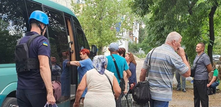 На Донеччині рятувальники евакуювали з міста Часів Яр 2 жителів