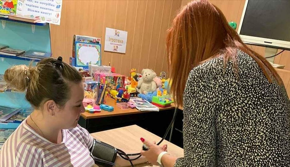 В хабе Кременской громады в Днепре переселенцам можно обратиться к врачам