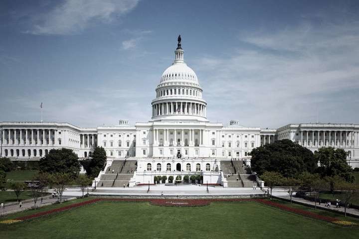 США оголосили новий військовий пакет для України включно з касетними боєприпасами