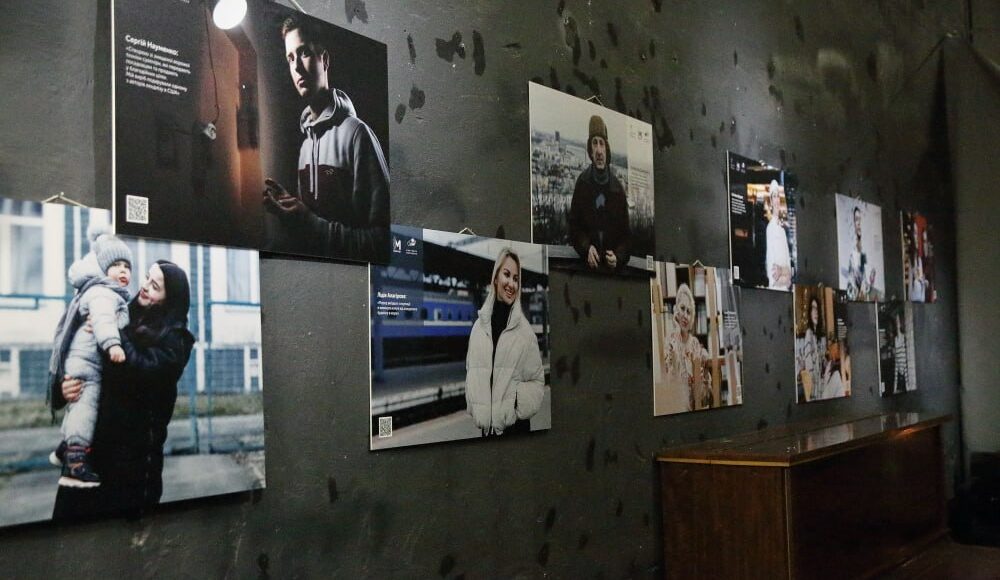 У Тернополі відкрилася фотовиставка "Портрети Маріуполя"