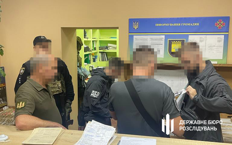 Працівників ТЦК Краматорського району судитимуть за підробку документів для виїзду за кордон