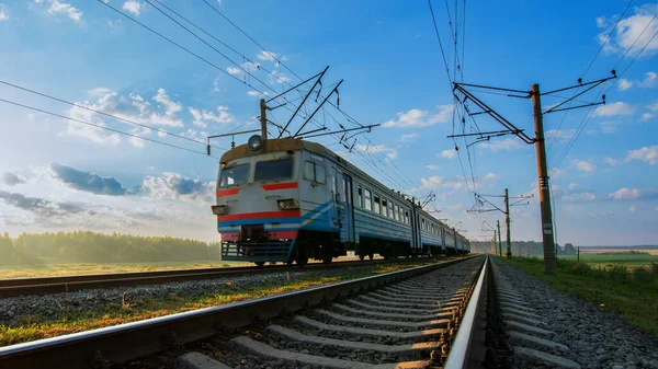 На Донецкой железной дороге пригородные поезда будут курсировать по измененному расписанию