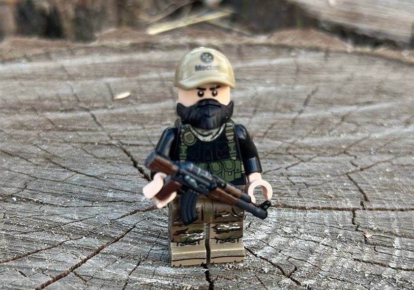 LEGO випустило ще 4 фігурки захисників Маріуполя