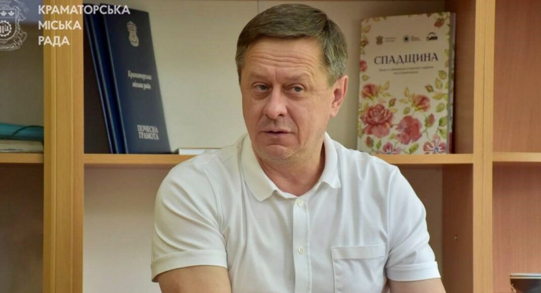 У Краматорську люди, які втратили роботу, допомагають із прибиранням міських селищ