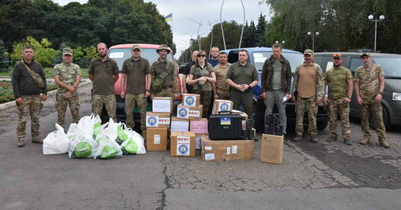 Волонтеры передали ВСУ в Донецкой области дроны, автомобили и домашние вкусности