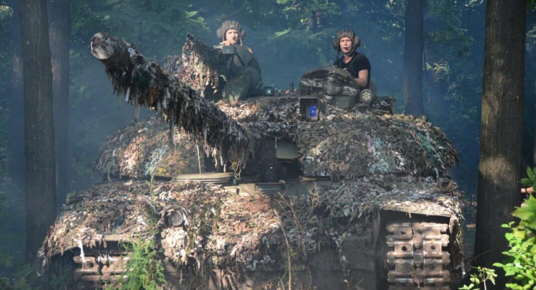 Біля Бахмута армія рф без успіху атакувала позиції ЗСУ, в районі Мар'їнки не полишає спроб наступу, — Генштаб