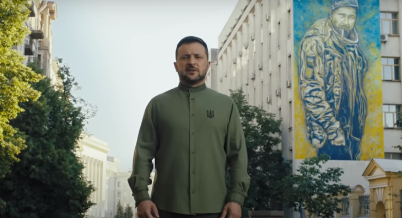 На День Незалежності президент України вдягнув вишиванку від бренду-переселенця з Донецька