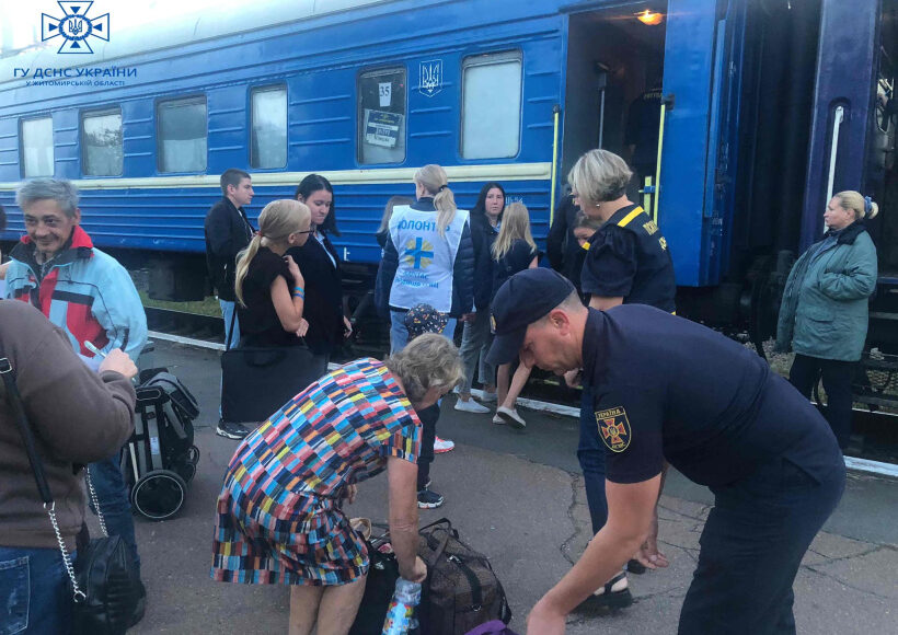 На Житомирщину из Донецкой области прибыл поезд с 10 эвакуированными жителями области