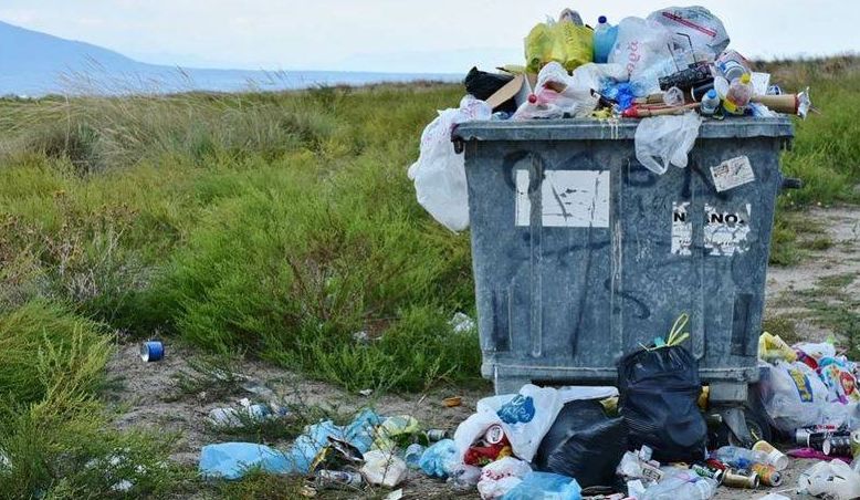 В захваченном Лисичанске по кварталам разбросаны тонны мусора, — Лисогор